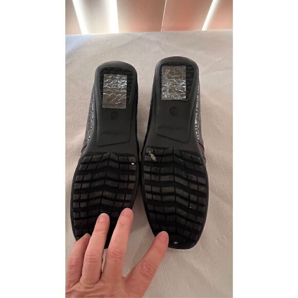 PIERRE DUMAS WOMANS CASUAL BROWN CROC EMBOSSED ELASTIC SLIP ON SHOES SZ 7 - Picture 8 of 9